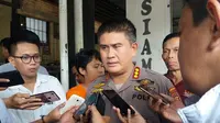 Kabid Humas Polda Sulsel, Kombes Pol Dicky Sondani pastikan unsur kerugian negara jelas dalam kasus dugaan penyimpangan dana hibah Pilwalkot Makassar periode 2018-2023 (Liputan6.com/ Eka Hakim)