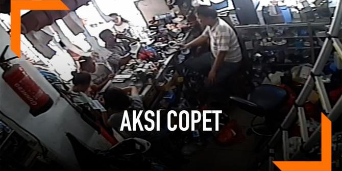 VIDEO: Terekam CCTV, Aksi Komplotan Emak-Emak Pencopet