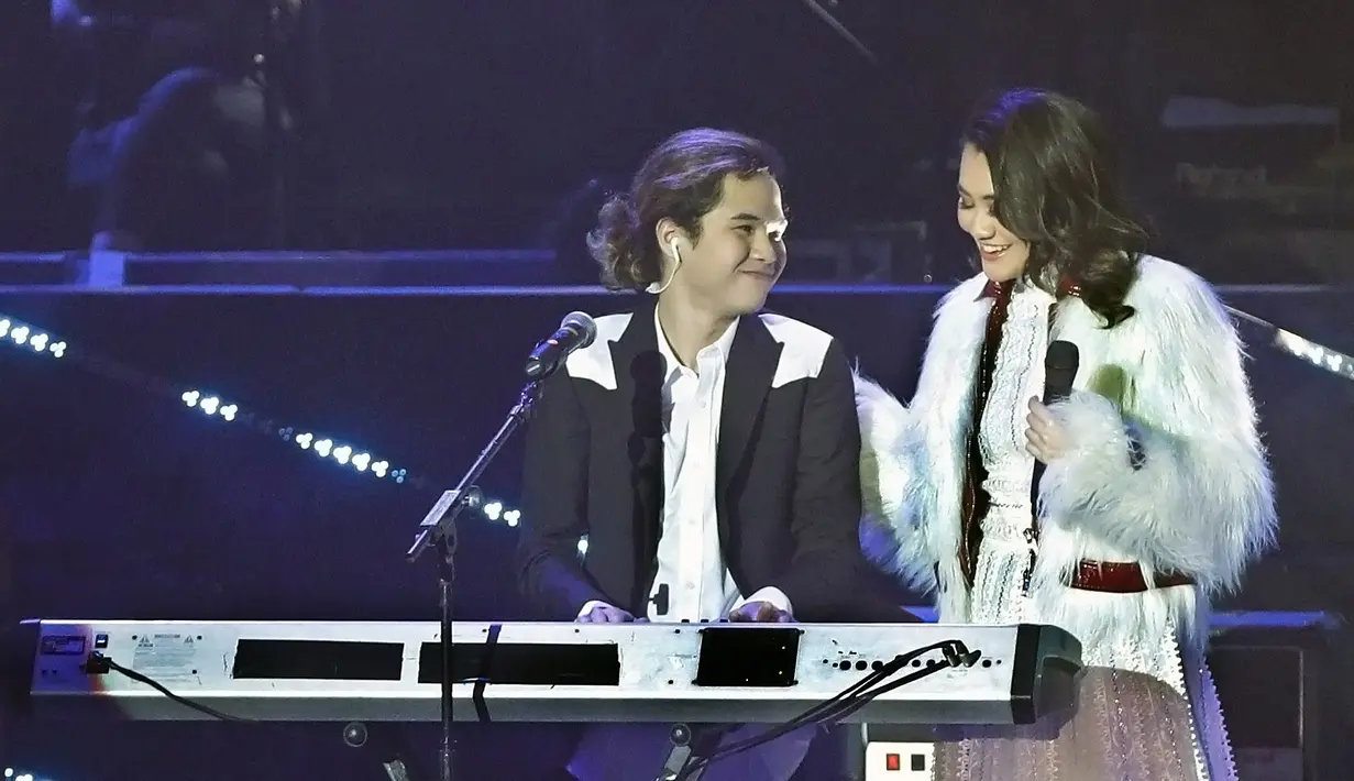 Aaliyah Massaid dan Dul Jaelani (Bambang E Ros/Fimela.com)
