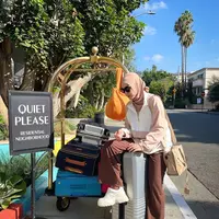 Tampil leluasa dengan hijab, Zaskia Adya Mecca memiliki gaya fashion yang bisa jadi panutan. [Foto: Instagram/ Zaskiaadyamecca]