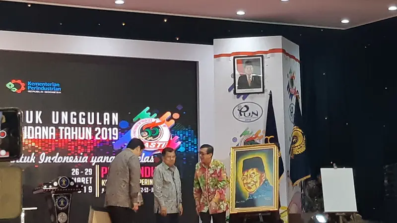 Wakil Presiden RI, Jusuf Kalla (JK) hari ini membuka pameran Produk Unggulan Narapidana (PUN) tahun 2019 berlokasi di Kementerian Perindustrian, Jakarta, Selasa (26/3/2019).