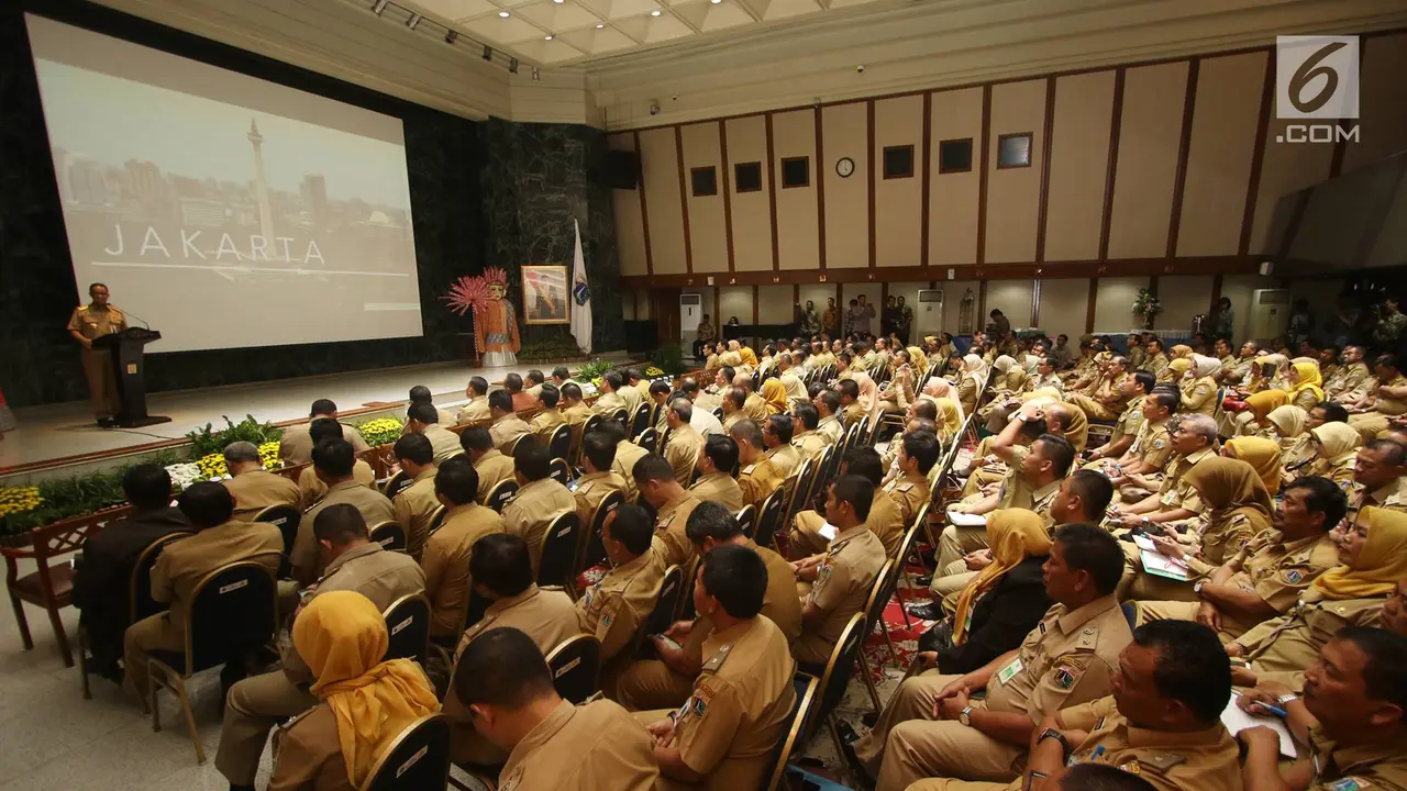 Anies Sampaikan Pemaparan di Hadapan Lurah dan Camat se-DKI Jakarta