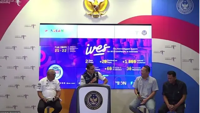 Menpaekraf Sandiaga Uno di The Weekly Bried with Sandi Uno, Senin, 6 Februari 2023