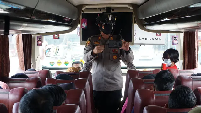 Helm Hanuang, mampu mendeteksi suhu tubuh dari jarak jauh sampai dengan 7 meter.