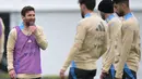 Argentina sendiri telah mengamankan tiket untuk Piala Dunia 2026 dengan menempati posisi puncak klasemen kualifikasi Piala Dunia FIFA 2026 zona Conmebol dengan 35 poin. (JUAN MABROMATA/AFP)