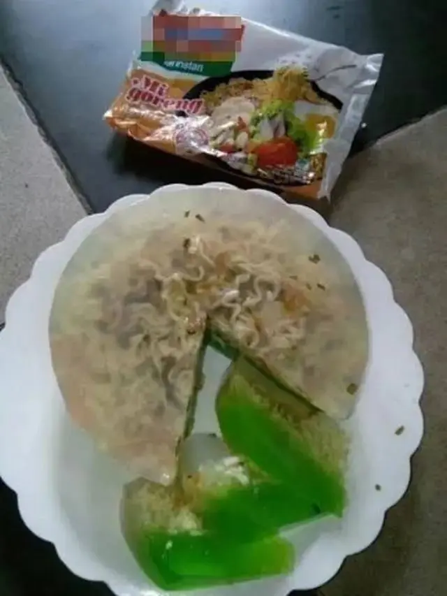 7 Potret Nyeleneh Puding dengan Isian Nyeleneh Ini Bikin Geleng Kepala