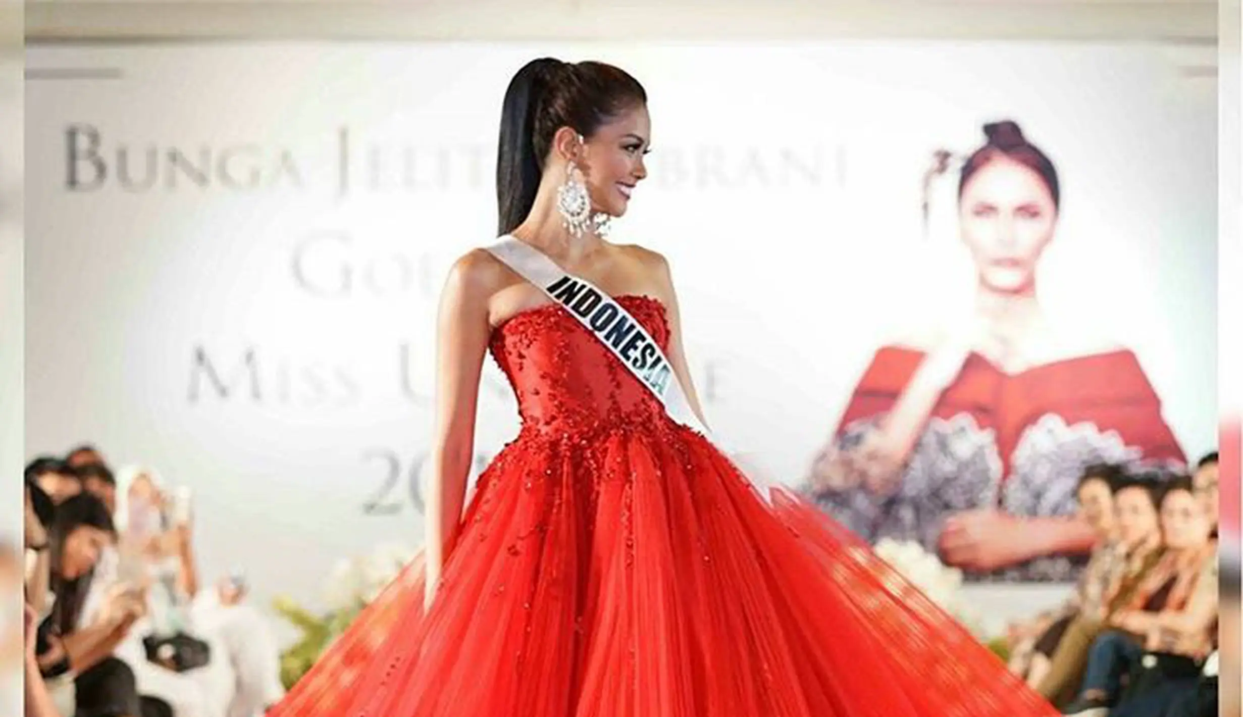 Deretan Gaun Yang Akan Dikenakan Bunga Jelitha di Miss Universe