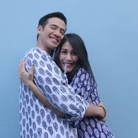 Pasangan pengantin baru Tarra Budiman dan Gya Sadiqah baru saja melakukan traveling ke luar negeri. Pertama kali pergi berdua tanpa bantuan asisten, ternyata Tarra menemukan hal yang baru dari sosok Gya. (Nurwahyunan/Bintang.com)