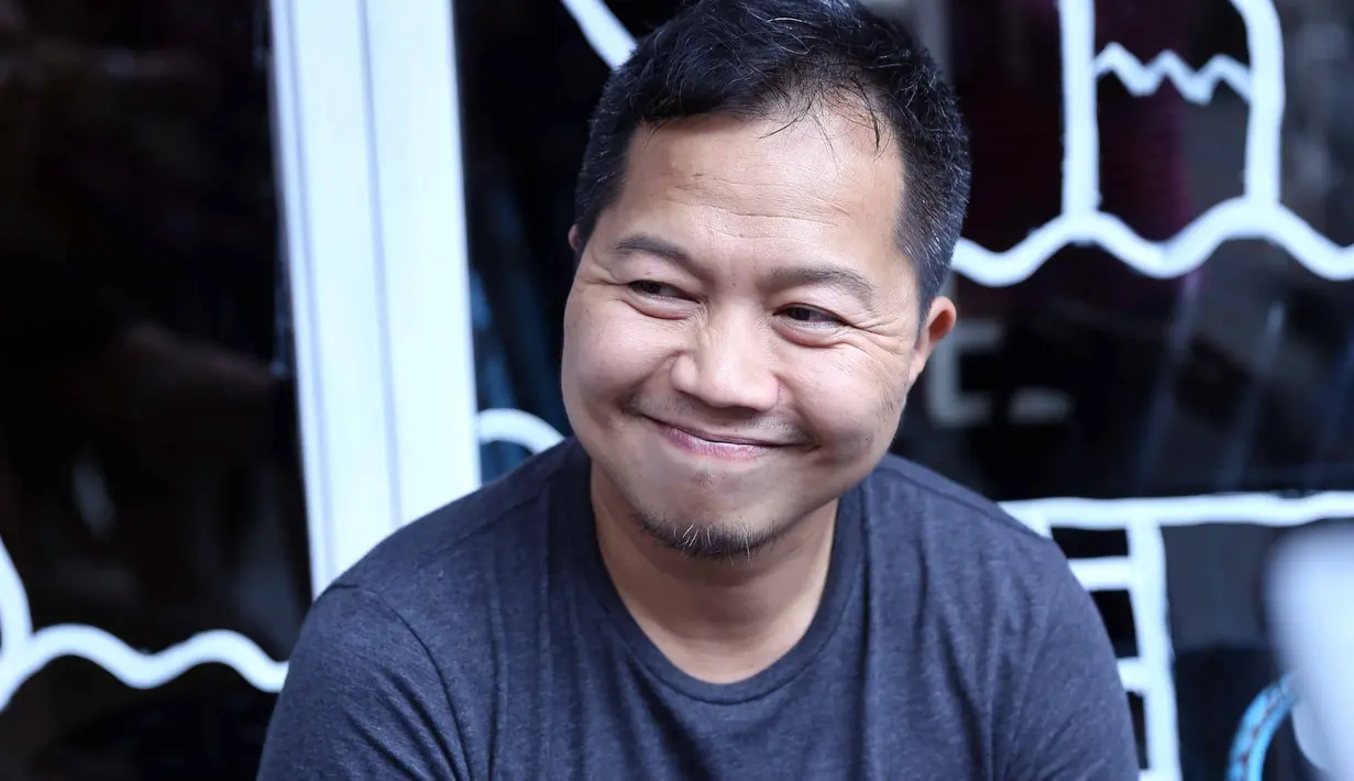 Seperti diketahui, pernikahannya dengan Ade Sechan dikaruniai seorang anak yang diberinama Aeshan Sachiarputra Soendhoro. Setelah perceraian itu, ia mengurus sendiri putranya tanpa jasa baby sister. (Nurwahyunan/Bintang.com)