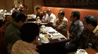 Menteri Perhubungan RI Budi Karya Sumadi mengumpulkan sejumlah stakeholder perkeretaapian di Hotel Le Meridien, Jakarta, Jumat (6/4/2018), pagi. (Ilyas/Liputan6.com)