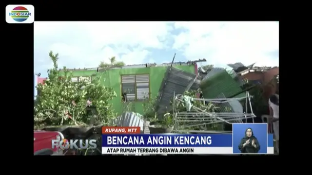 Angin kencang rusak setidaknya 100 rumah di Kota Kupang, Nusa Tenggara Timur (NTT) pada Kamis (28/2) sore.