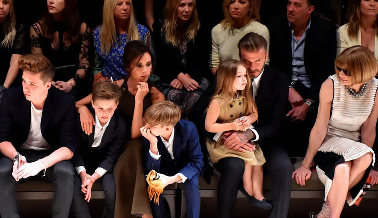 Keluarga mereka pun sering terlihat lengkap jika menghadiri acara-acara resmi. (Stefanie Keenan/Getty Images for Burberry)