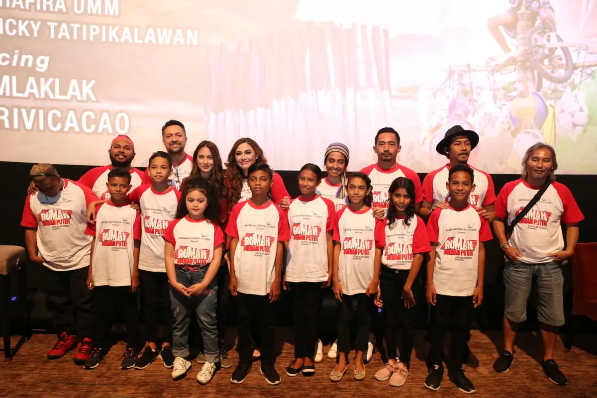 [Fimela] Preskon film Rumah Merah Putih