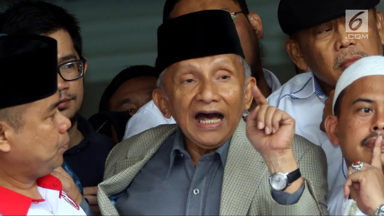 6 Jam Diperiksa Penyidik, Amien Rais Tebar Senyum Tinggalkan Mapolda
