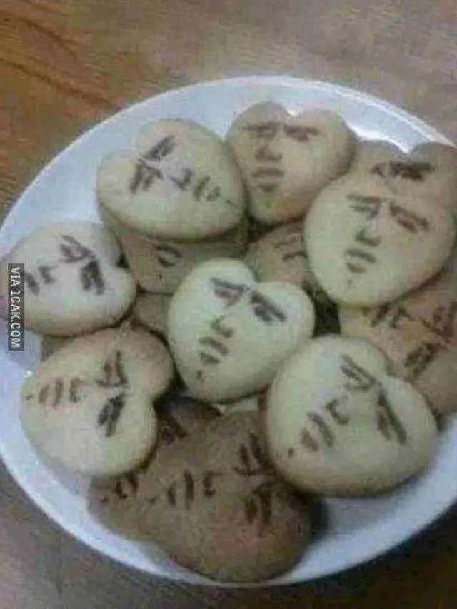 8 Potret Ide Bentuk Nyeleneh Kue Lebaran yang Bikin Geleng Kepala