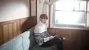Meskipun selalu terlihat ceria di berbagai kesempatan, akan tetapi Jungkook BTS mengaku jika dirinya lebih nyaman saat sedang sendiri. (Foto: koreaboo.com)