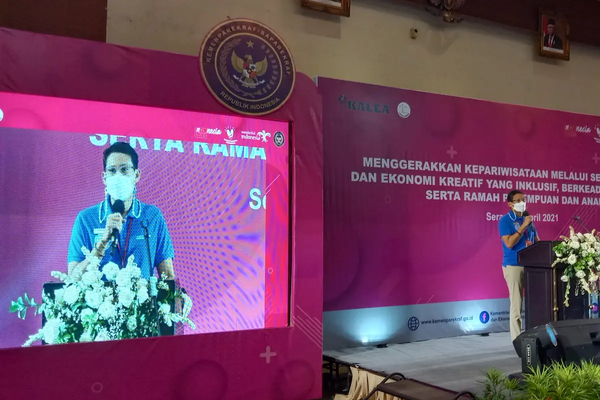 Menparekraf Sandiaga Uno Prediksi Wisawatan Di Banten Meningkat Saat Libur Idul Fitr. (Selasa, 6/4/2021). (Liputan6.com/Yandhi Deslatama).