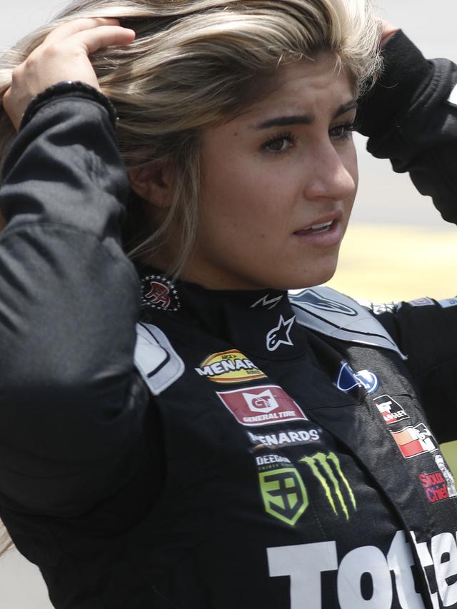 Potret Hailie Deegan, Pebalap Truk Wanita di Kompetisi NASCAR