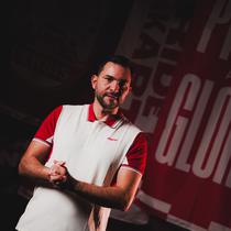Persis Solo resmi memperkenalkan Milos Durovic sebagai asisten pelatih terbaru yang akan membantu Milomir Seslija. Juru taktik asal Serbia itu direkrut untuk meningkatkan performa para pemain Laskar Sambernyawa. (Bola.com/Dok. Persis Solo)