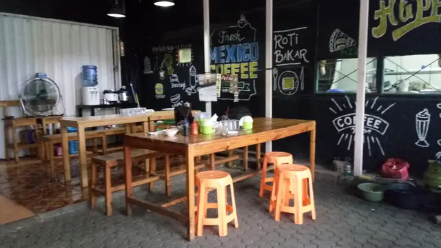 [Bintang] Warung Lontong Medan Ayah Bella Shofie