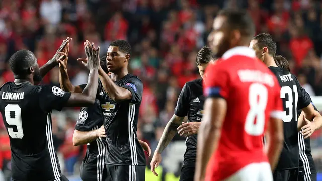 Manchester United Tundukkan Benfica