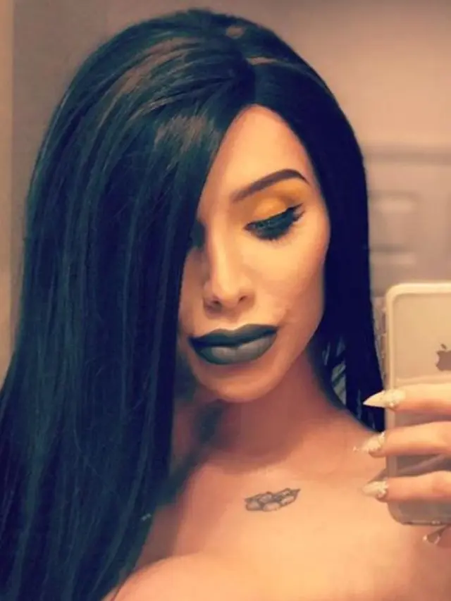 [Bintang] Demi Mirip Kylie Jenner, Transgender Ini Rela Jalani 40 Operasi Plastik