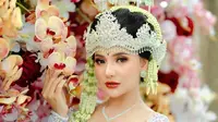 7 Potret Penyanyi Lala Widy Pakai Gaun Pengantin Adat Sunda, Tampil Anggun
