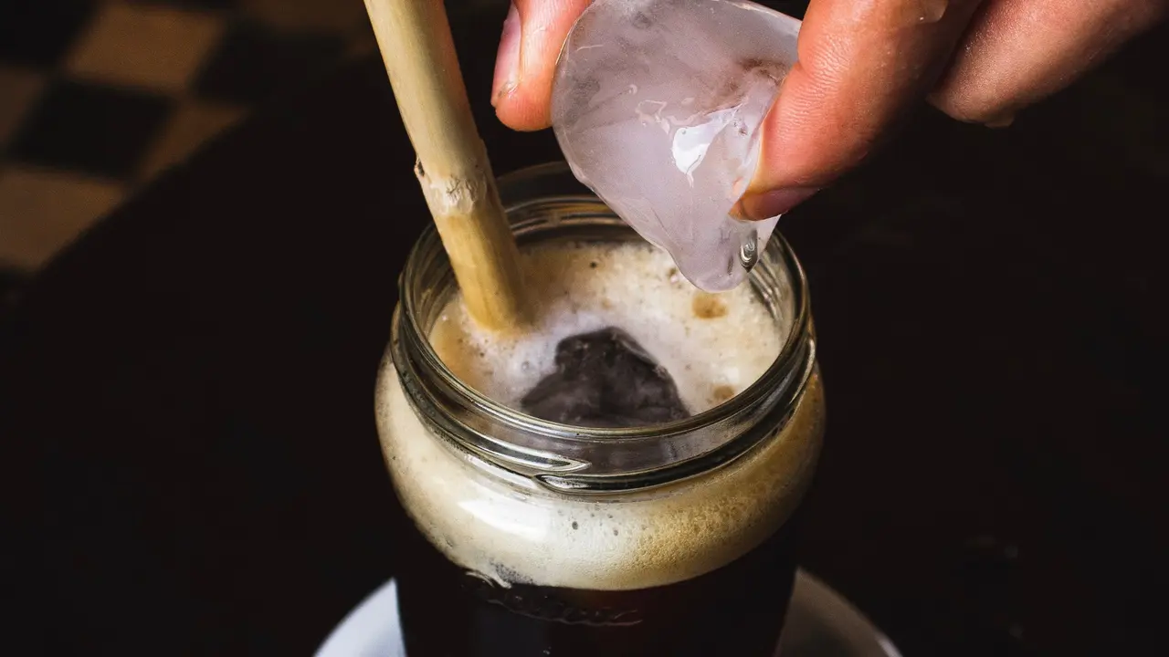 Ilustrasi minuman/Unsplash @louishansel
