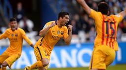Penyerang Barcelona, Luis Suarez, mencetak 4 gol dan 3 assist saat mengalahkan Deportivo La Coruna pada lanjutan La Liga di Stadion Riazor, La Coruna, Kamis (21/4/2016) dini hari WIB. (AFP/Miguel Riopa)