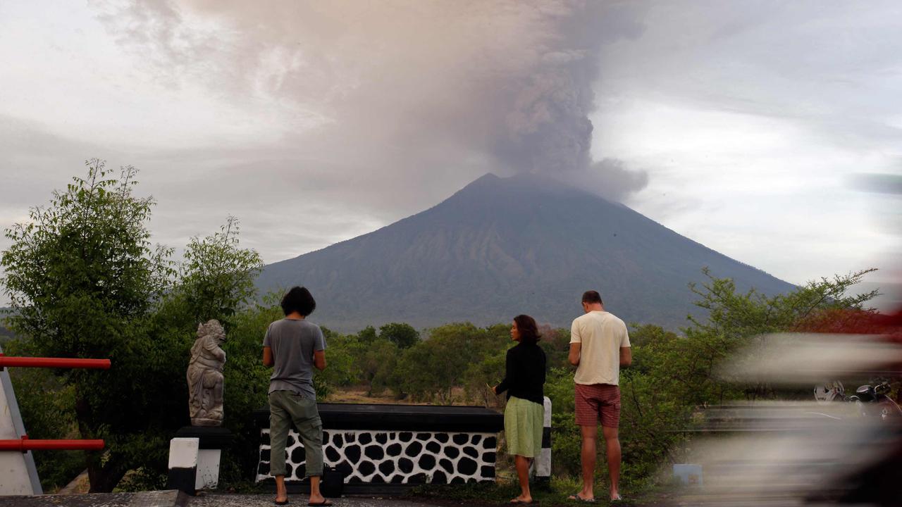 Gunung Agung Meletus