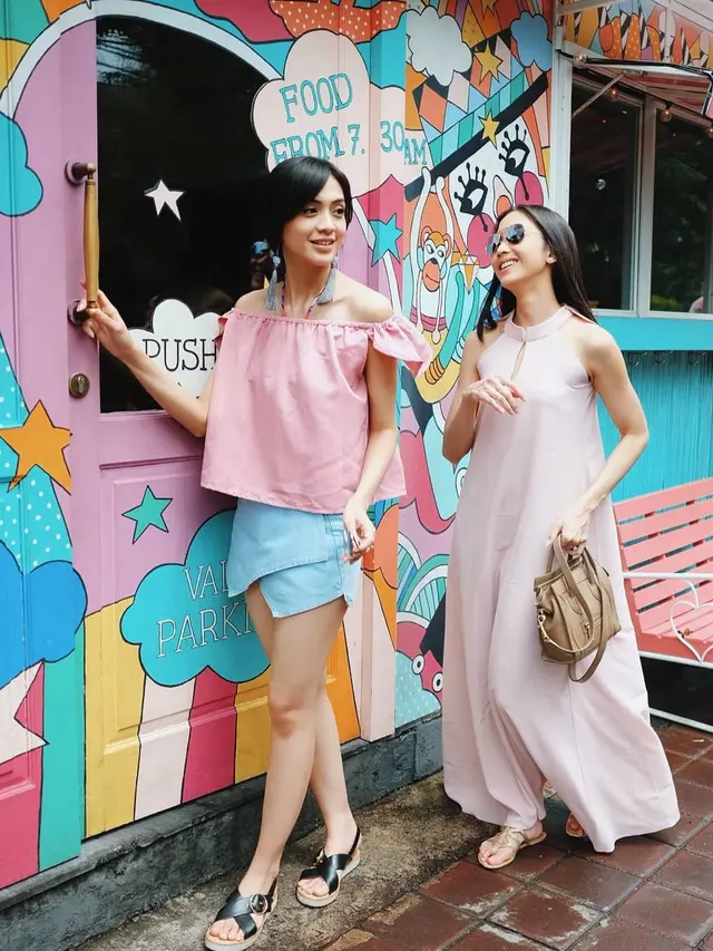 Persahabatan Ririn Dwi Ariyanti dan Agla Artalidia (sumber: instagram/@aglaartalidia)