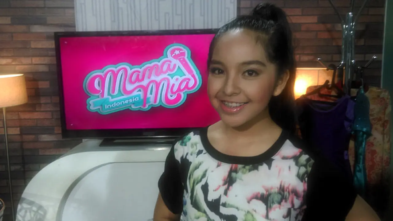 Ketika Dhira Mamamia Jatuh Cinta
