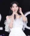 Melalui akun Instagram, wanita yang dikenal sebagai aktris sekaligus penyanyi ini mengumumkan mengenai konser tur dunia. Dalam unggahannya, wanita kelahiran 16 Mei 1993 ini akan menggelar konser di beberapa negara di Asia, Eropa dan Amerika. (Liputan6.com/IG/@dlwlrma)