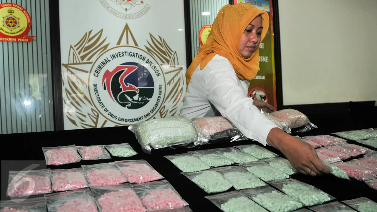 20160219-Bareskrim Sita 40 Ribu Butir Ekstasi Senilai Rp 24M dari Sindikat Internasional-Jakarta