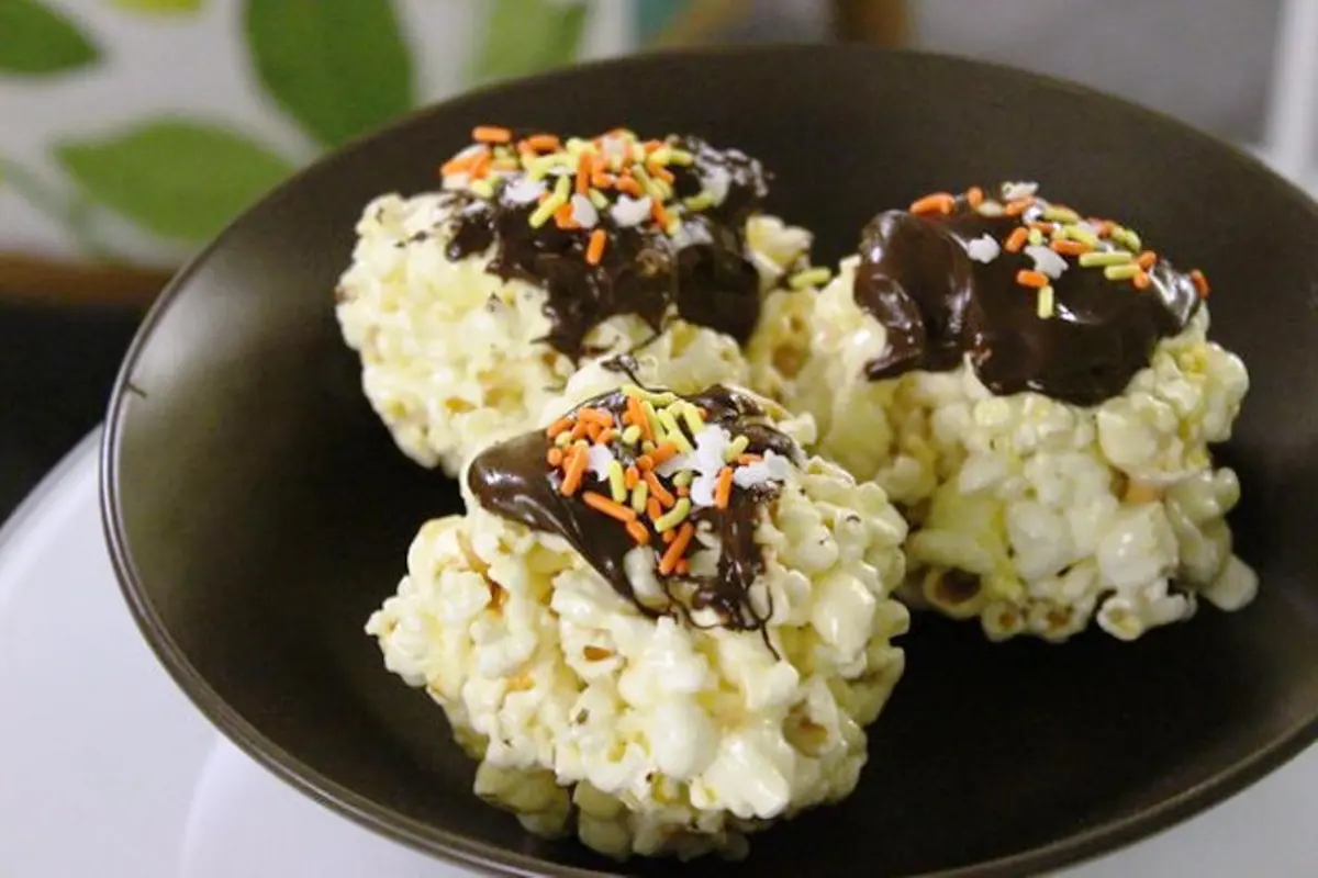 Nonton 'Home Theater' di Rumah, Menu 'Popcorn' Ini Layak Dicoba