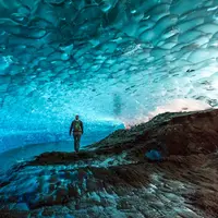 Mendenhall Ice Caves, Juneau, Alaska, Amerika Serikat. (Gallery Stock)