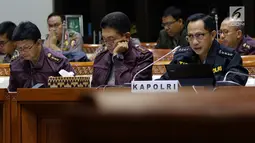 Kapolri Jenderal Pol Tito Karnavian mengikuti raker dengan Komisi III DPR di Gedung Nusantara II, Kompleks Parlemen, Senayan, Jakarta, Selasa (5/6). Rapat membahas Rencana Kerja Anggaran Kementerian/Lembaga (RKA K/L). (Liputan6.com/Johan Tallo)