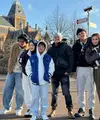Sule memilih Belanda sebagai destinasi liburan akhir tahunnya bersama keluarga dan calon mantu. [@ferdinan_sule/@rizkyfbian/@putridelinaa]