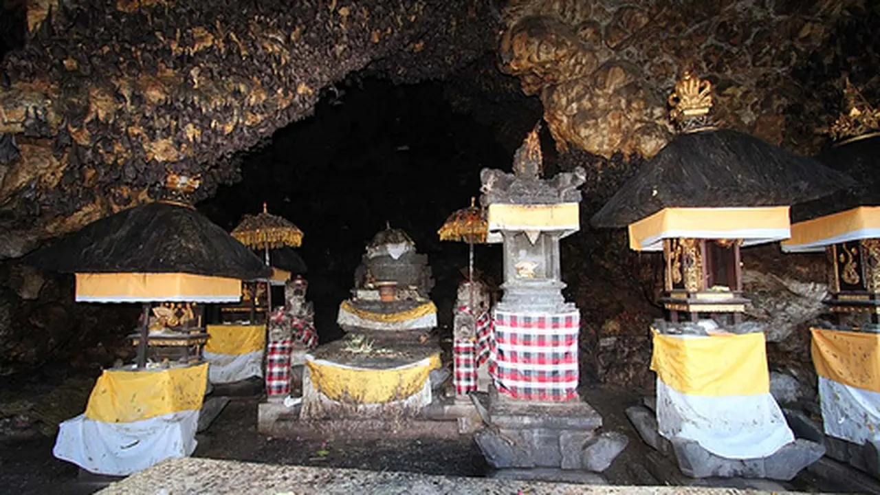[Bintang] 7 Pura yang Harus Kamu Sambangi Saat 'Traveling' ke Bali