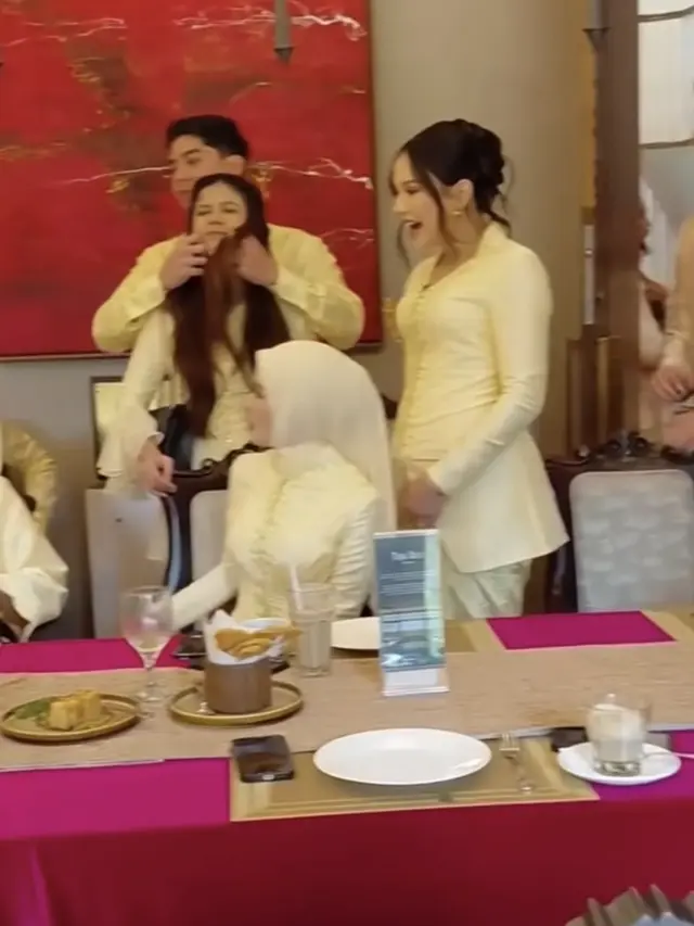 Mulan Jameela saat acara EL Rumi saat Resmi Melamar Syifa Hadju. [@erueru11]