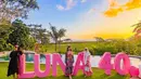 Pesta ulang tahun ke-40 artis kelahiran Denpasar itu bertajuk Luna 4.0 terlihat mewah dan berkelas.  Acara tampak begitu meriah dengan kehadiran banyak teman selebriti. [Instagram/mrsayudewi]
