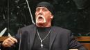Bintang gulat Terry Bollea alias Hulk Hogan saat mengikuti persidangan dengan Gawker media di St. Petersburg , Florida, (8/11). Video selama satu menit 41 detik itu diunggah oleh laman berita daring Gawker. (REUTERS/John Pendygraft)