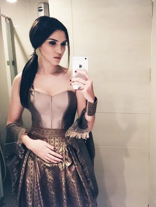 Artis kelahiran 26 Oktober 1994 ini mengawali kariernya di dunia hiburan sebagai model. (Foto: instagram.com/alexa_key)