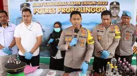 Kapolres Probolinggo, AKBP Teuku Arsya Khadafi (Tengah) merilis capaian ungkap kasus kriminalitas di Probolinggo (Istimewa)