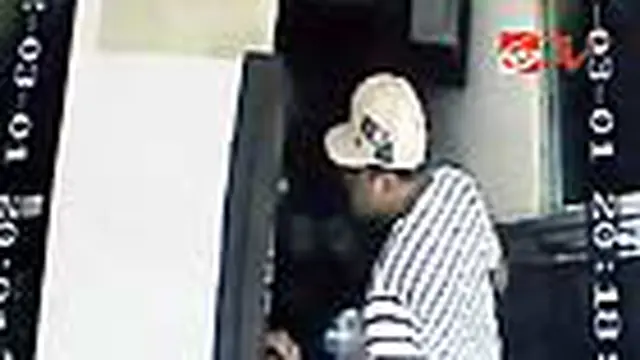Polisi Gadungan Bobol Mesin ATM