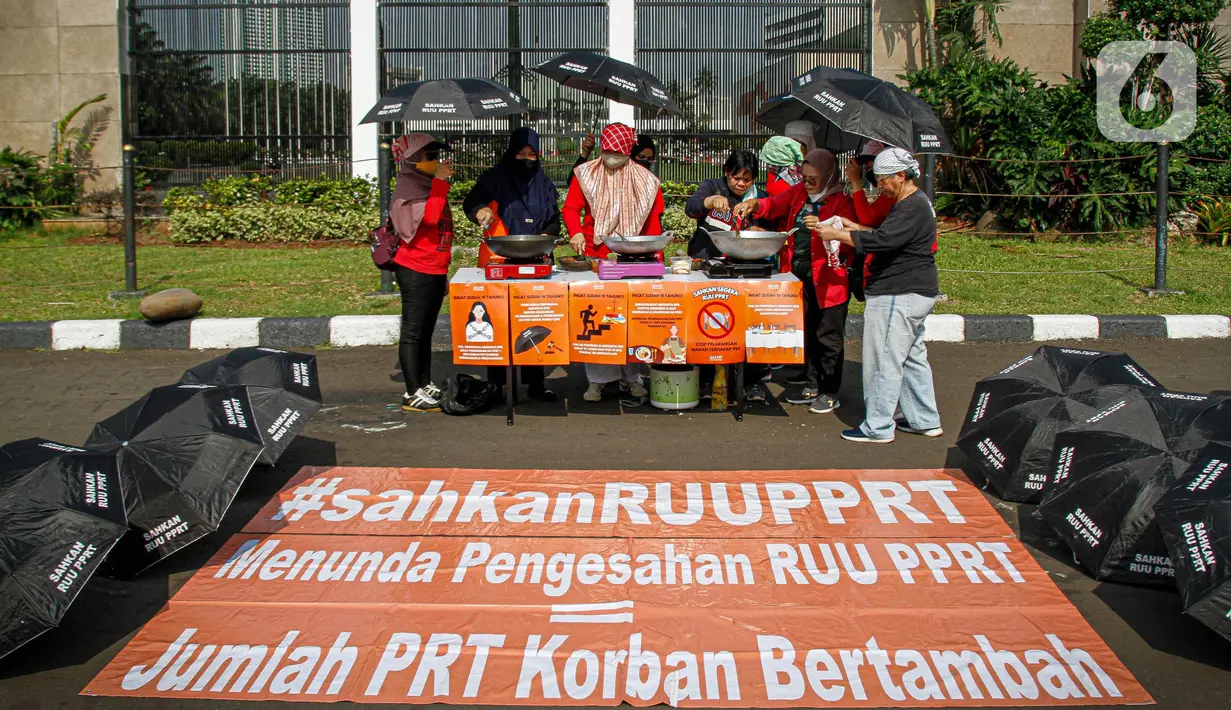 Sebelumnya setelah menanti sekitar 19 tahun, akhir RUU PPRT ditetapkan DPR menjadi RUU inisiatif DPR. (Liputan6.com/Faizal Fanani)