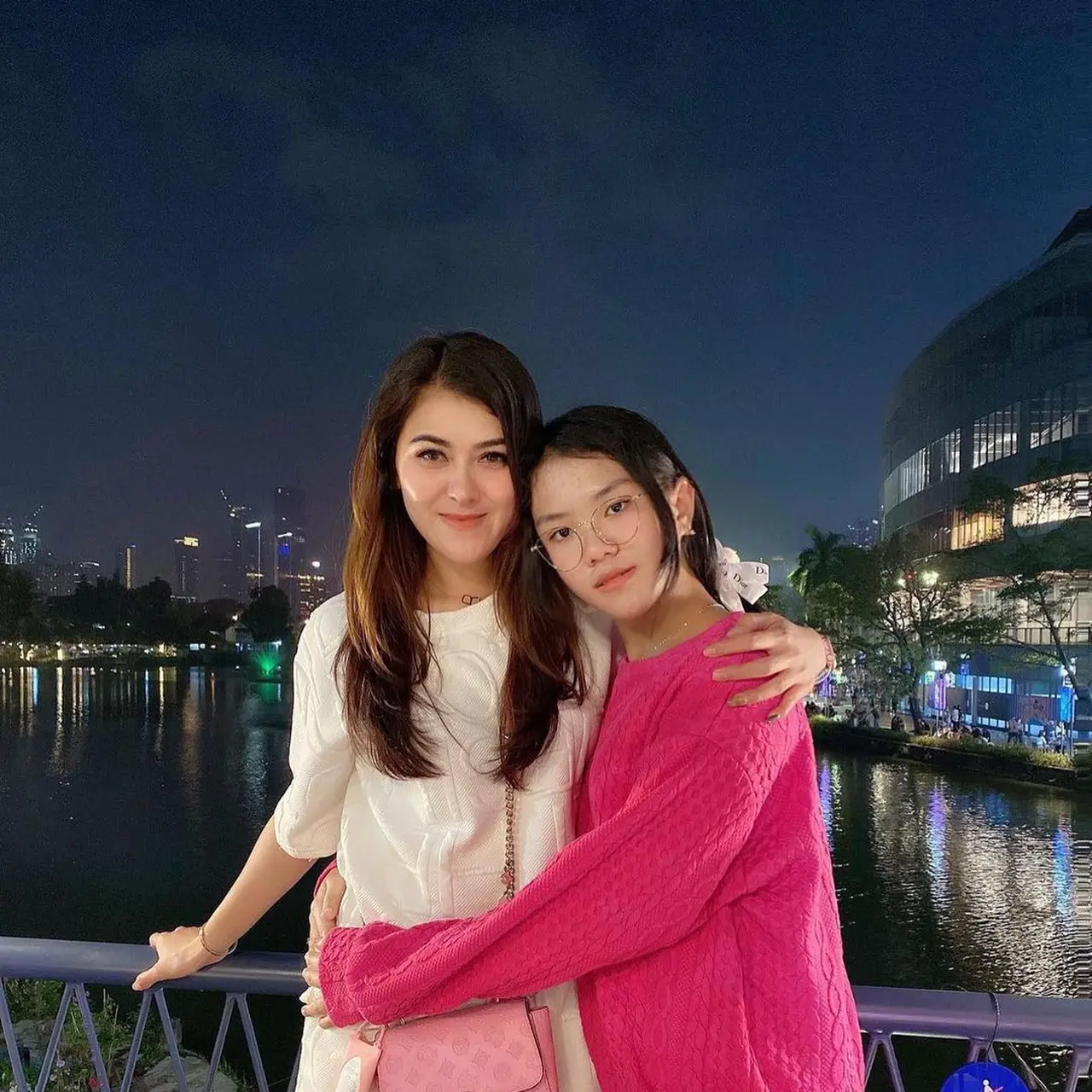 6 Potret Ade Bunga Niari Mantan Istri Pertama Andika Kangen Band dan