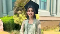 Ide Kebaya Kutubaru Modern dari Cesen sampai Celine Evangelista, Jadi Inspirasi
