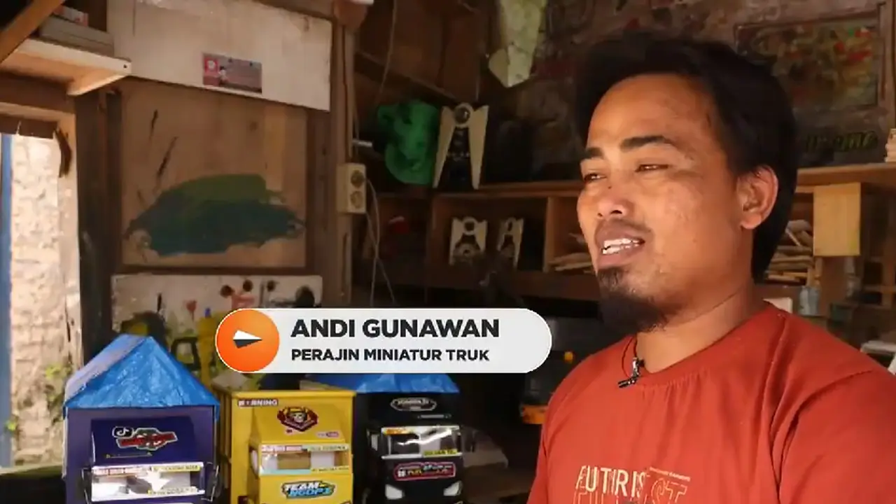 Perajin Miniatur Truk Oleng