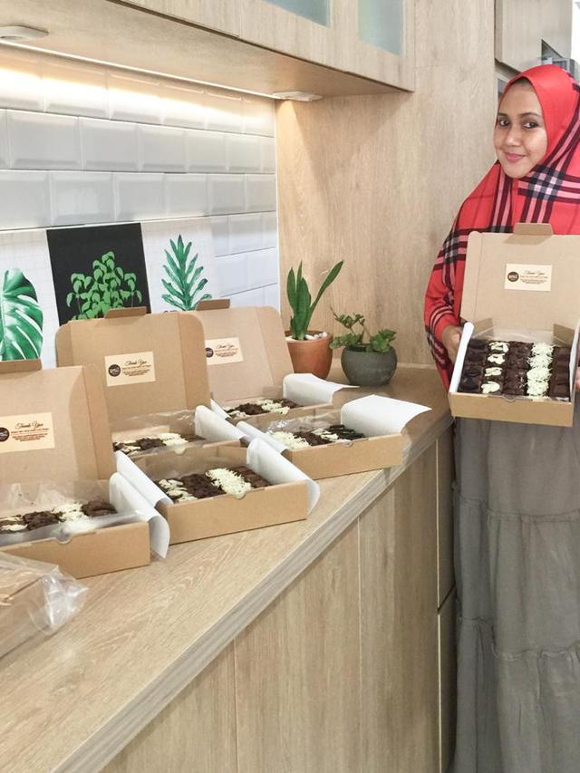 Rini Dwi Kusumaningrum selaku pemilik brownies dan puding Fooddy Cookky (ist)